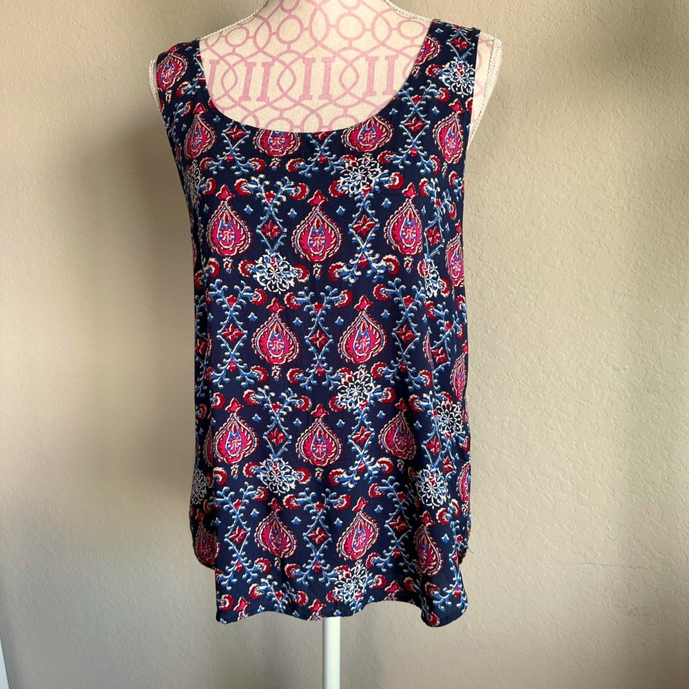 Paisley shell with crossover fly-away back